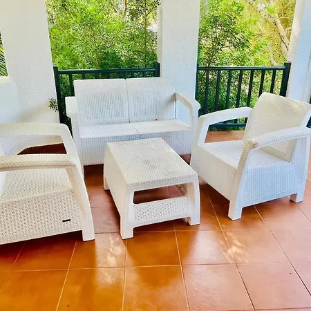 - 6 Person With Private Pool Casa vacanze *